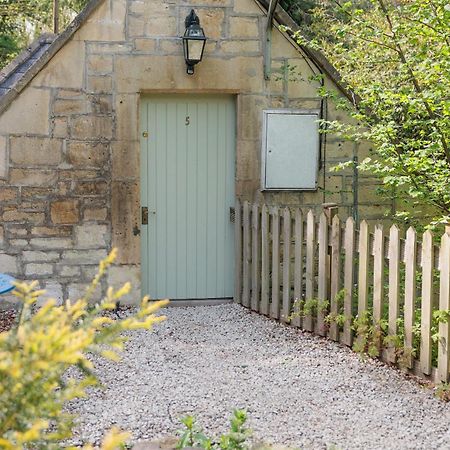 The Coach House Beautiful Georgian Apartment Wifi And Parking Near Bath Box  Exterior photo